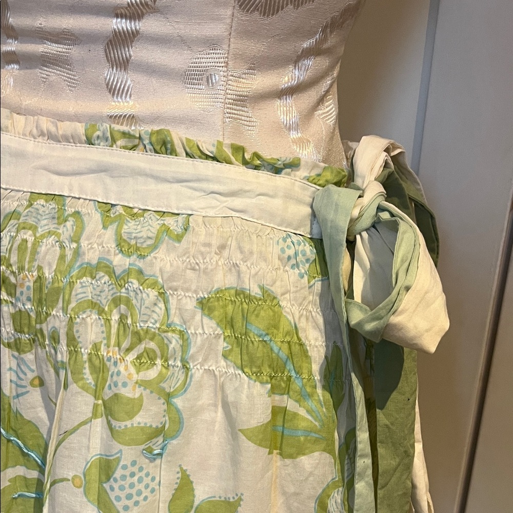 Garnet Hill Green and White Floral A-Line Skirt with embroidery - Picture 4 of 6